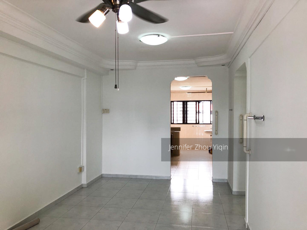 Blk 102 Jurong East Street 13 (Jurong East), HDB 3 Rooms #220053921
